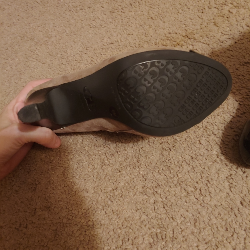 Never worn. - Picture 3 of 4